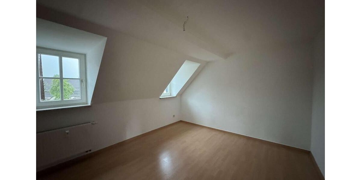 Dachgeschoßwohnung Mülsen - 2 Zimmer, 41 m&sup2;, 280&euro; | Angebot:21286952
