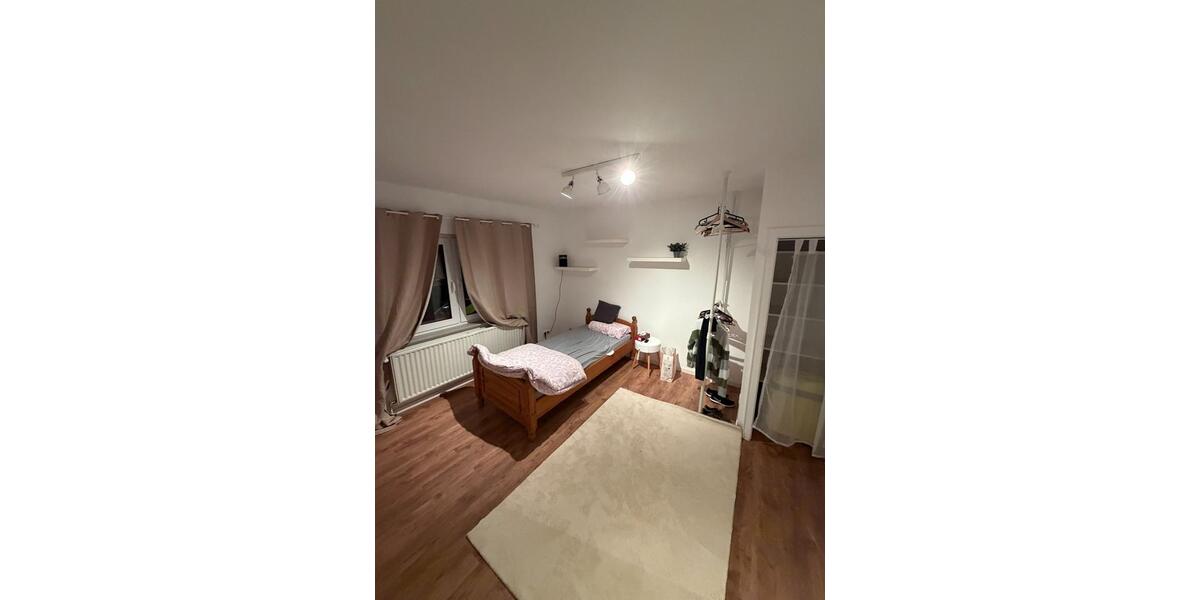 Etagenwohnung Lahntal - 1 Zimmer, 16 m&sup2;, 300&euro; | Angebot:24806194