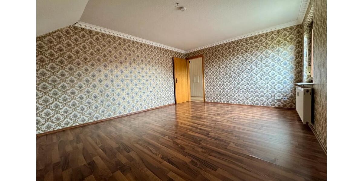 Dachgeschoßwohnung Hosenfeld - 3.5 Zimmer, 100 m&sup2;, 850&euro; | Angebot:26101308