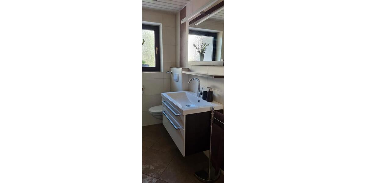 Terrassenwohnung Tettau - 3 Zimmer, 90 m&sup2;, 99&euro; | Angebot:26682602