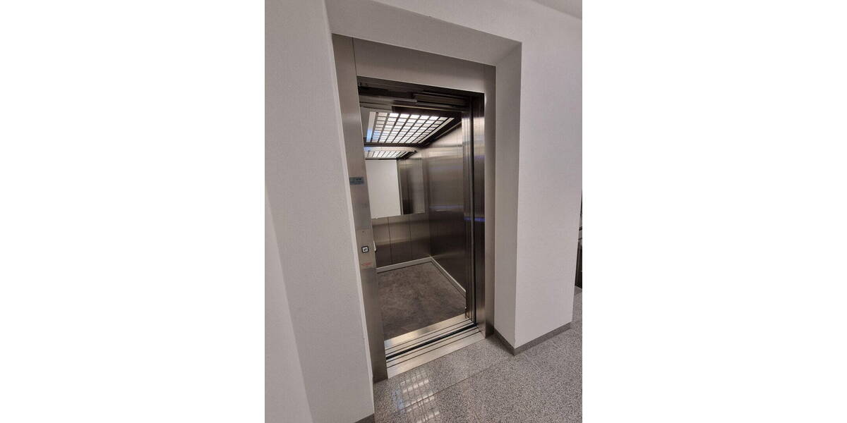 Etagenwohnung Grafing - 2 Zimmer, 63 m&sup2;, 1.290&euro; | Angebot:26460813