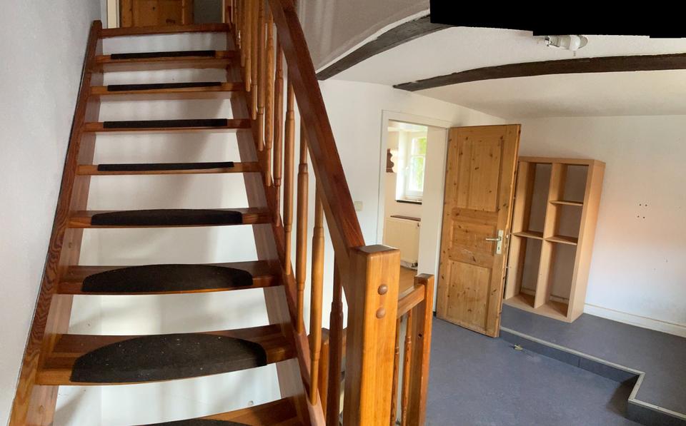 Verwahrloste Hofreite an Selbstsanierer in Mücke zu vermieten. 5 zimmer