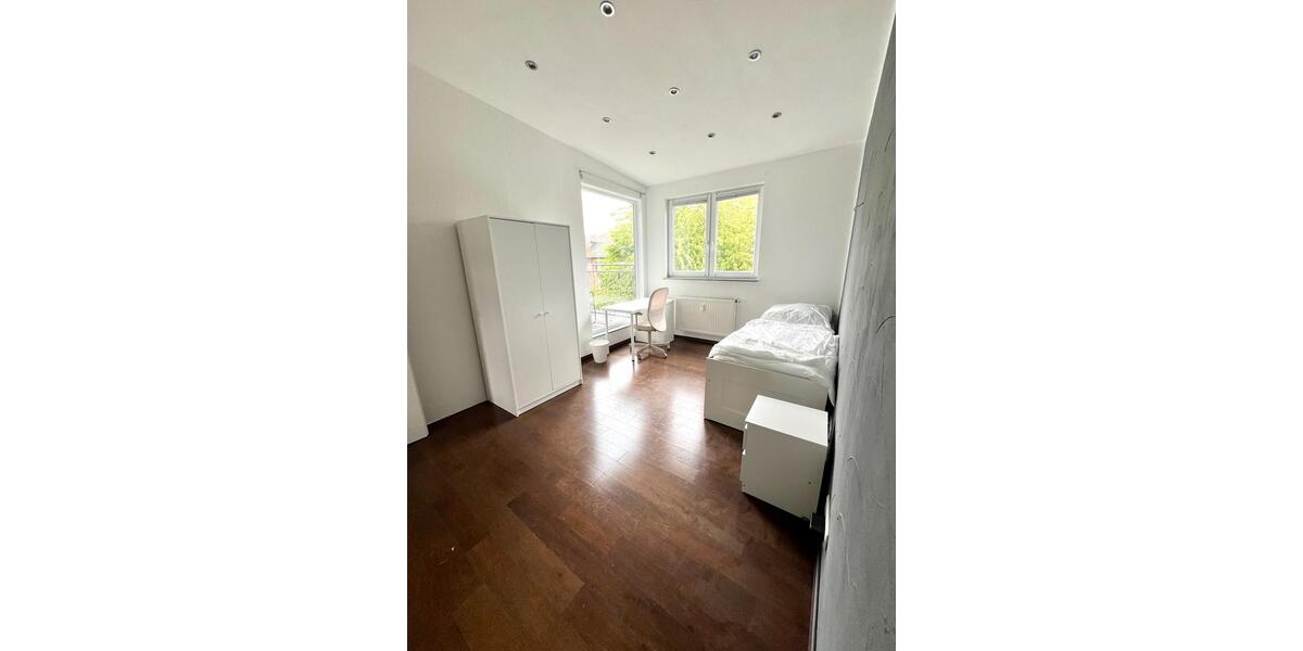 Etagenwohnung Düsseldorf Stadtbezirk 5 - 1 Zimmer, 12 m&sup2;, 660&euro; | Angebot:26552485
