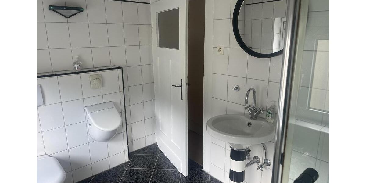 Etagenwohnung Essen Stadtbezirk II - 3 Zimmer, 100 m&sup2;, 1.300&euro; | Angebot:26478021