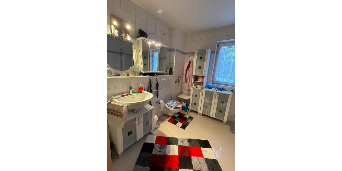 Etagenwohnung Bensheim - 4 Zimmer, 140 m&sup2;, 1.600&euro; | Angebot:24842527