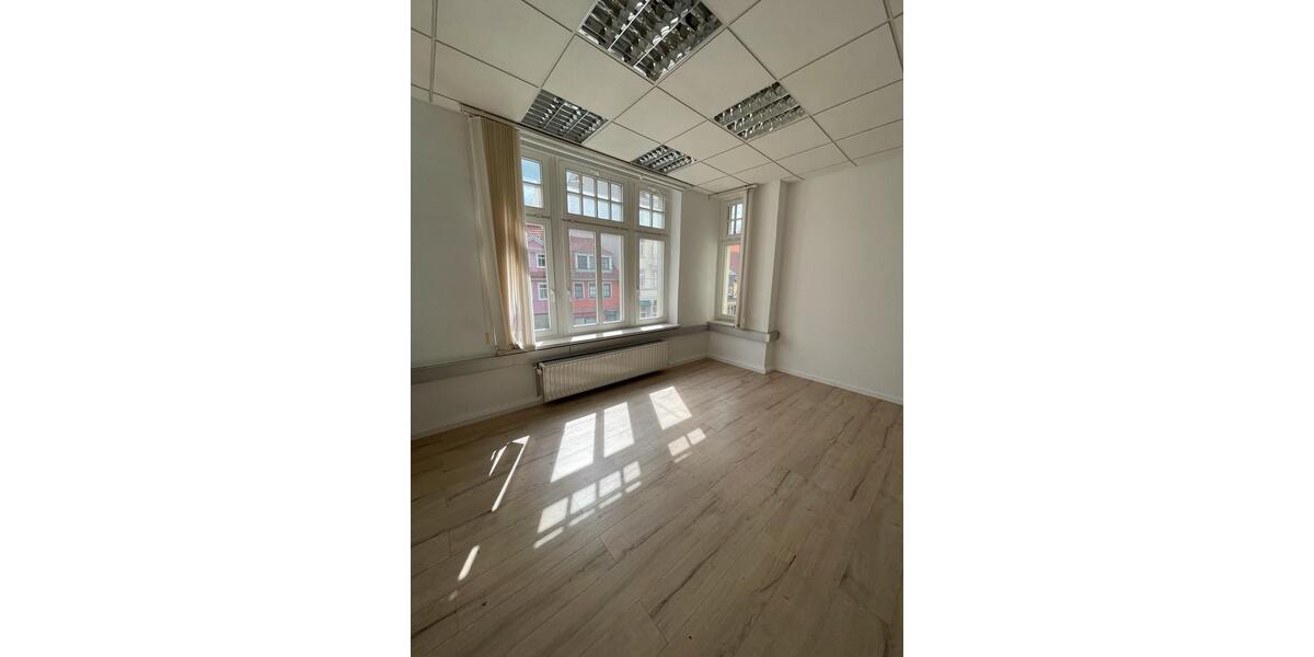 Großzügige und helle Büroflächen in zentraler Lage ab sofort zu vermieten zimmer