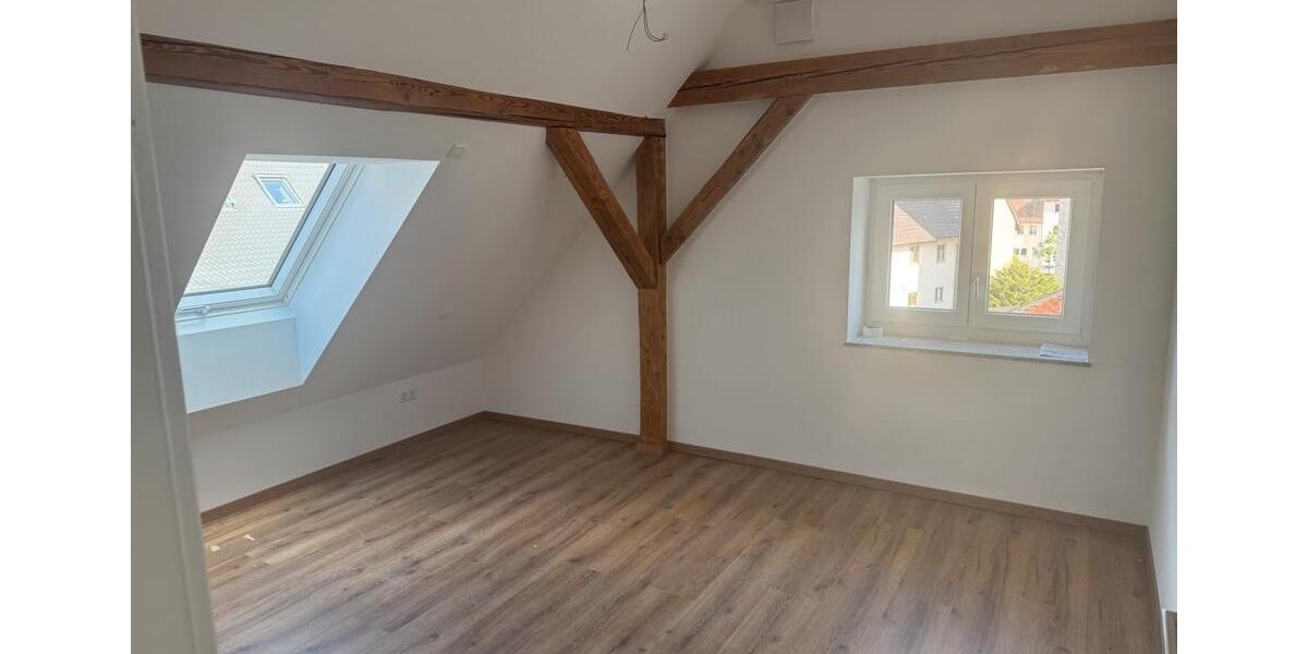 Dachgeschoßwohnung Emerkingen - 3 Zimmer, 95 m&sup2;, 950&euro; | Angebot:26629234