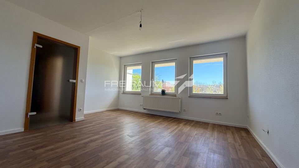 Einfamilienhaus Siegen Dillnhütten - 3 Zimmer, 74 m&sup2;, 880&euro; | Angebot:26536074