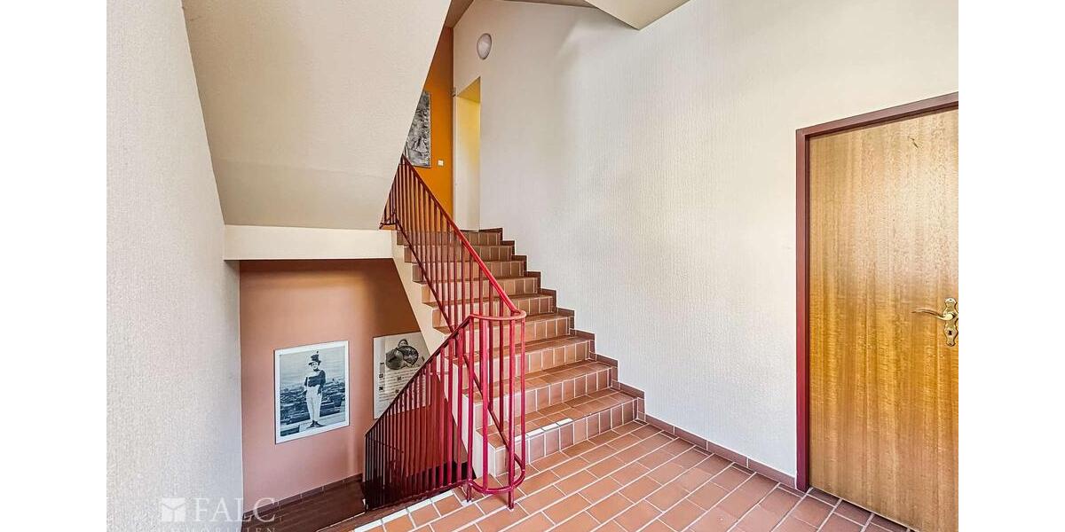 Stilvoll wohnen mit Altbaucharme – 3-Zimmer-Wohnung mit Aufzug und Stellplatz! 3 zimmer