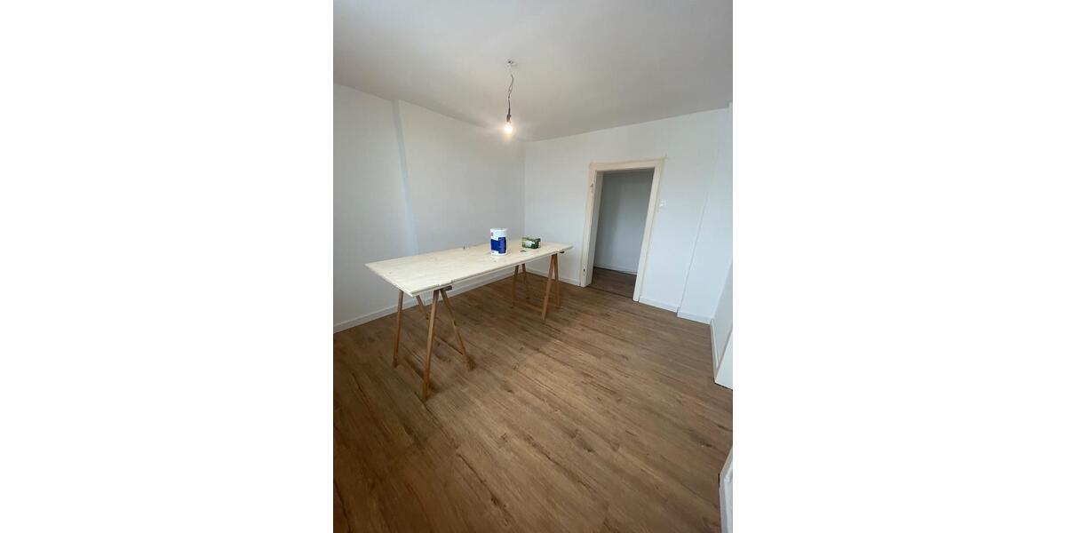 Renovierte helle 3 Zimmer Dachgeschoss Wohnung mit Aussicht 3 zimmer