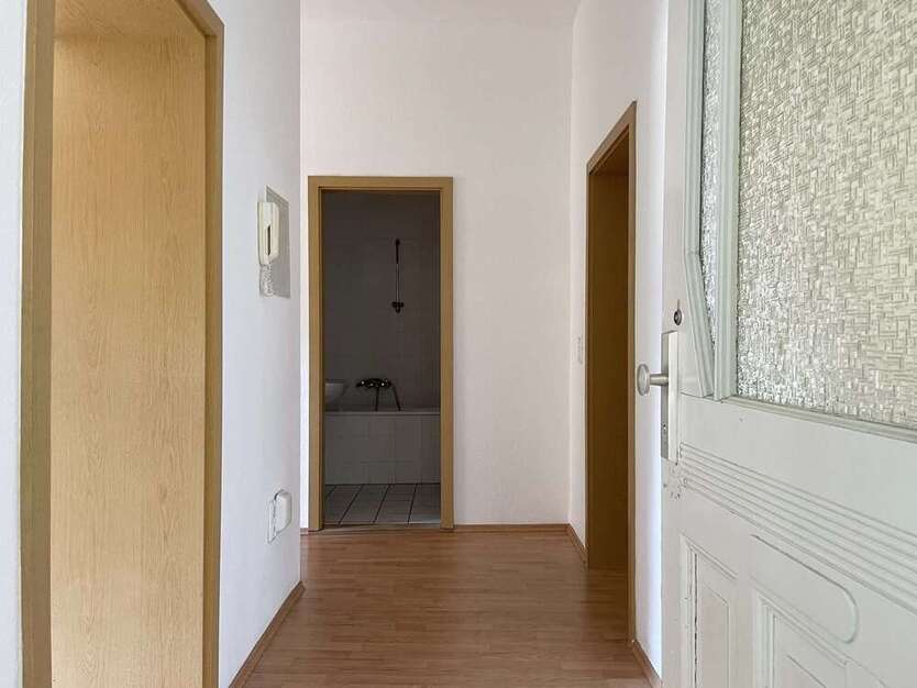 Wohnung zum Mieten in Halle 550 € 64 m²