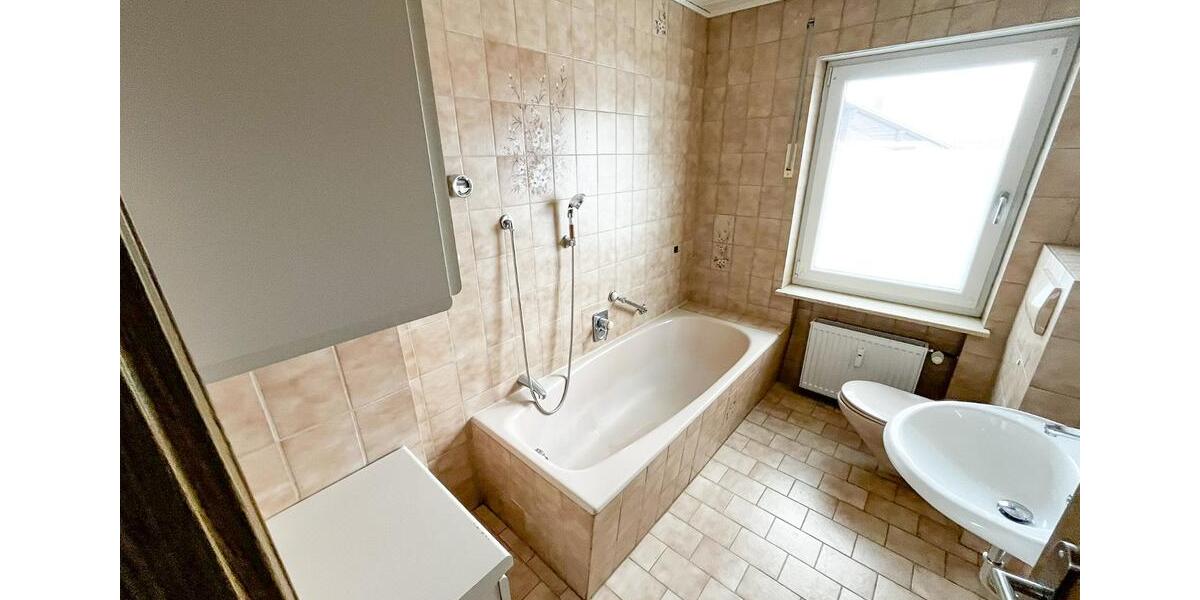 Etagenwohnung Pyrbaum - 5 Zimmer, 123 m&sup2;, 990&euro; | Angebot:25859935