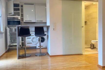 Möbliertes 1 Zimmer Apartment- mit Balkon