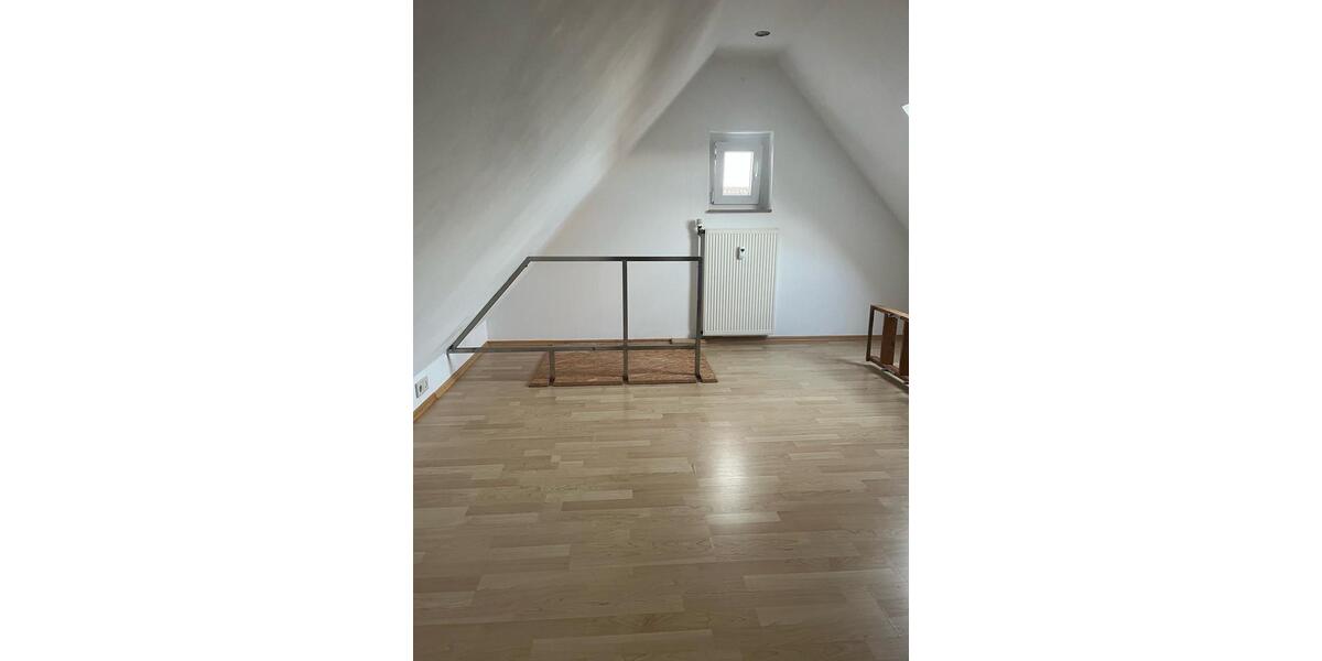 Etagenwohnung Sehnde - 5 Zimmer, 116 m&sup2;, 1.250&euro; | Angebot:24690006