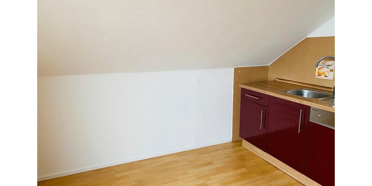 Dachgeschoßwohnung Albstadt Gemarkung Onstmettingen - 4 Zimmer, 95 m&sup2;, 700&euro; | Angebot:26532916