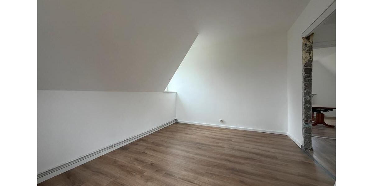 Einfamilienhaus Nordenham - 3.5 Zimmer, 90 m&sup2;, 900&euro; | Angebot:25892934