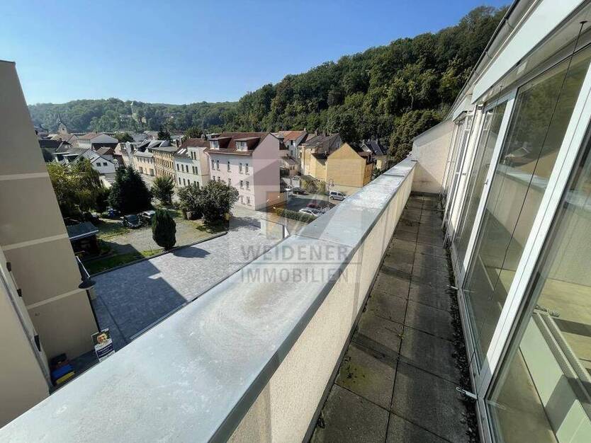 Außergewöhnliche 2-Zimmer Wohnung mit Aufzug, Balkon und Tiefgarage