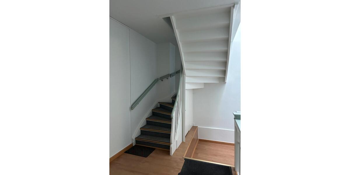 Etagenwohnung Stadtroda - 5 Zimmer, 130 m&sup2;, 1.056&euro; | Angebot:24849053