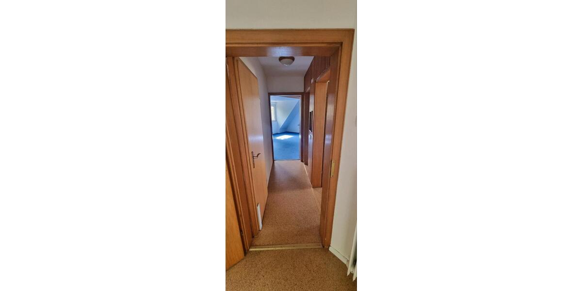 Dachgeschoßwohnung Duisburg Hamborn - 2 Zimmer, 60 m&sup2;, 600&euro; | Angebot:26241615