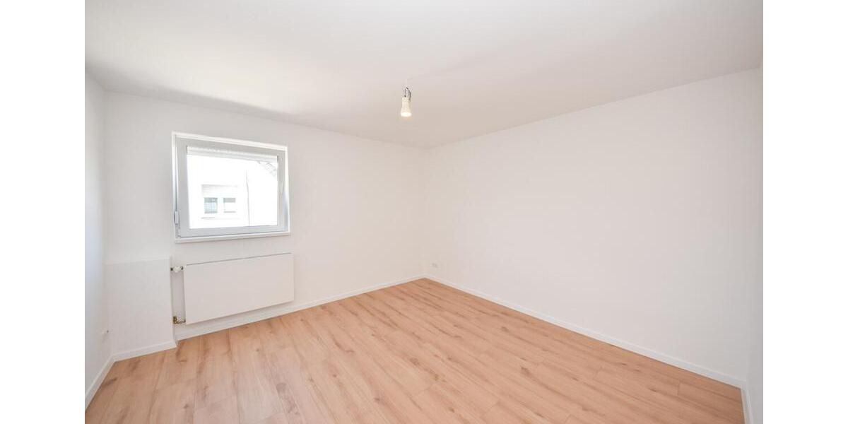 DIETZ: TOP TOP moderne 4-Zi. Wohnung - 1. Obergeschoss im 2-Familienhaus! 12 Garage + 2 PKW-Außenplätze 4 zimmer