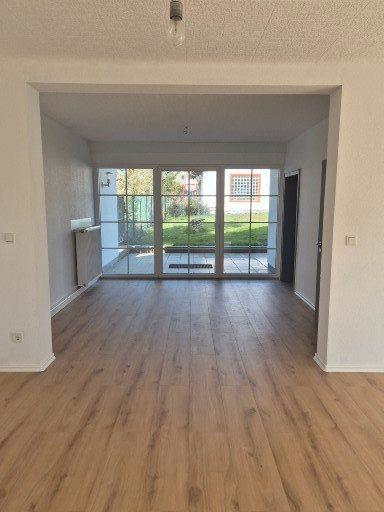 Erdgeschoßwohnung Völklingen - 5 Zimmer, 80 m&sup2;, 830&euro; | Angebot:26549991