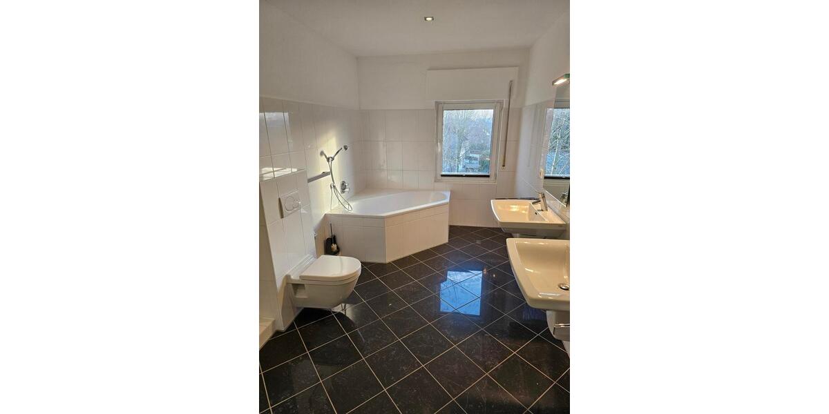 Etagenwohnung Eystrup - 4 Zimmer, 160 m&sup2;, 1.200&euro; | Angebot:18857863