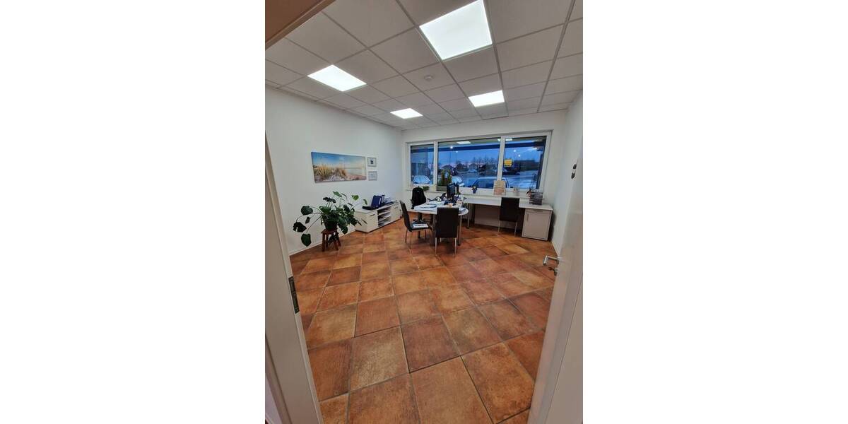 Gewerbeobjekt Lübbecke Nettelstedt - 4 Zimmer, 290 m&sup2;, 2.175&euro; | Angebot:25735991