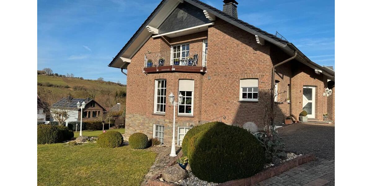 Dachgeschoßwohnung Bad Münstereifel - 3 Zimmer, 101 m&sup2;, 1.198&euro; | Angebot:26650154