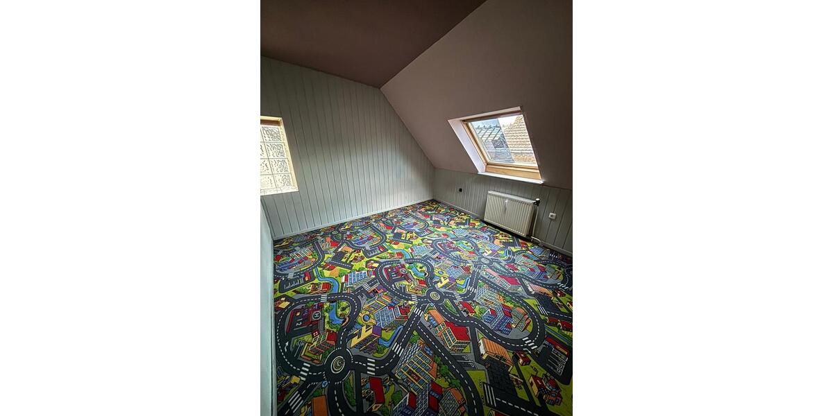 Dachgeschoßwohnung Aldenhoven - 4 Zimmer, 900&euro; | Angebot:21686253