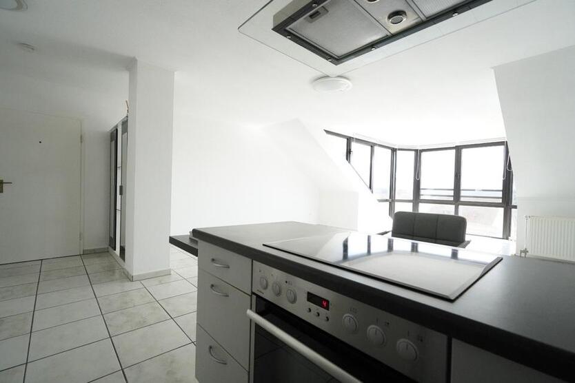 Schöne 2-Zimmer-Wohnung mit Tiefgaragenstellplatz in Seukendorf zimmer