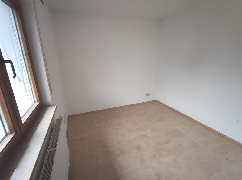 4 Zi. Wohnung im EG mit Garten und Terrasse 4 zimmer