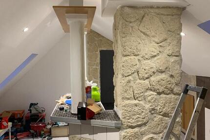 Modern renovierte Dachgeschosswohnung 1 zimmer