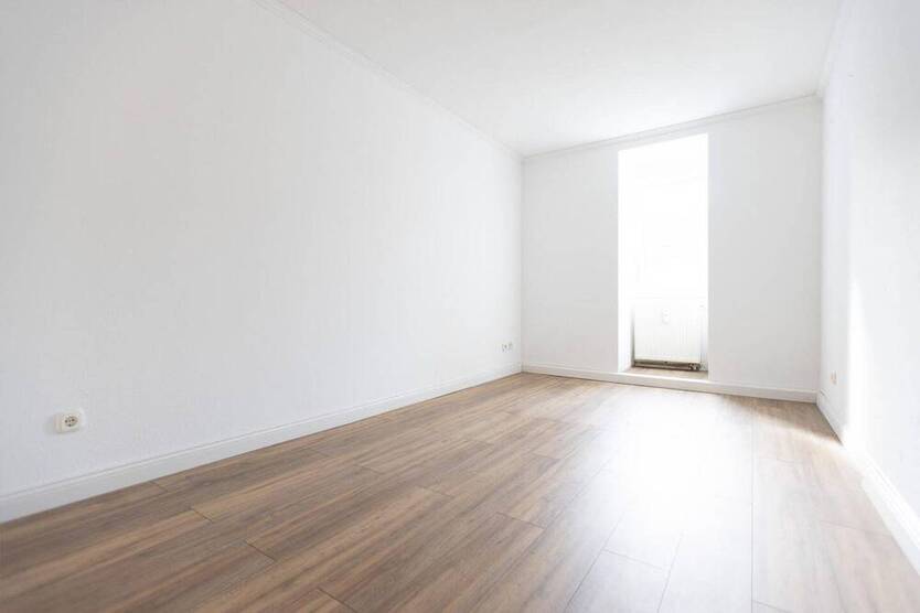 Schöne, Helle, Moderne, Saniert, 4-Zimmer Wohnung in Forst, ruhig, zentral