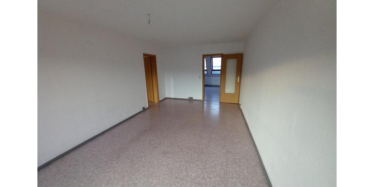 Dachgeschoßwohnung Ballenstedt - 3 Zimmer, 79 m&sup2;, 475&euro; | Angebot:22353714