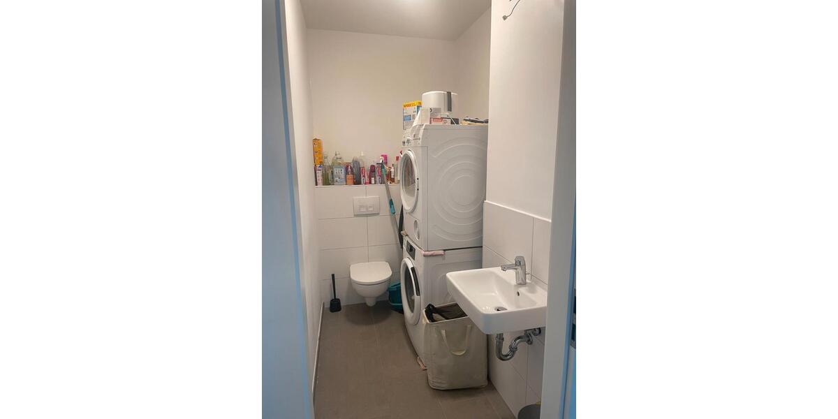 Etagenwohnung Berlin Hellersdorf - 4 Zimmer, 85 m&sup2;, 1.700&euro; | Angebot:26042702