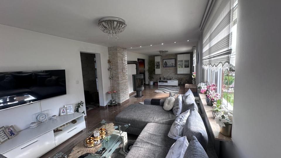 Haus mieten in Spaichingen - Doppelhaushälfte mit Garten & Garage 5 zimmer