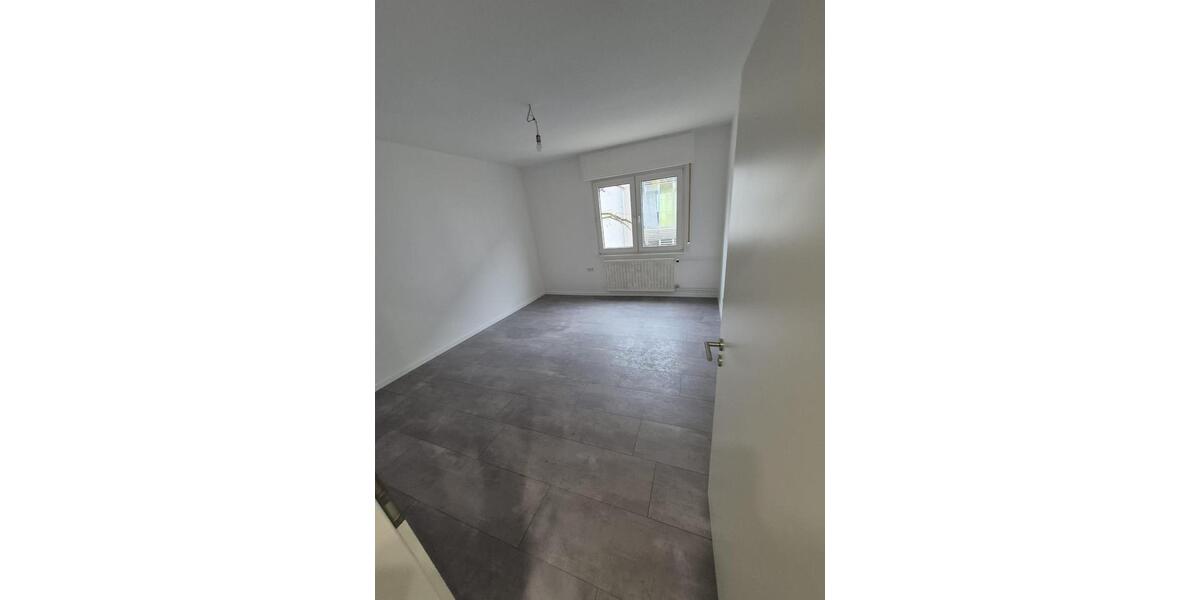 Etagenwohnung Pforzheim - 3 Zimmer, 70 m&sup2;, 750&euro; | Angebot:26039422