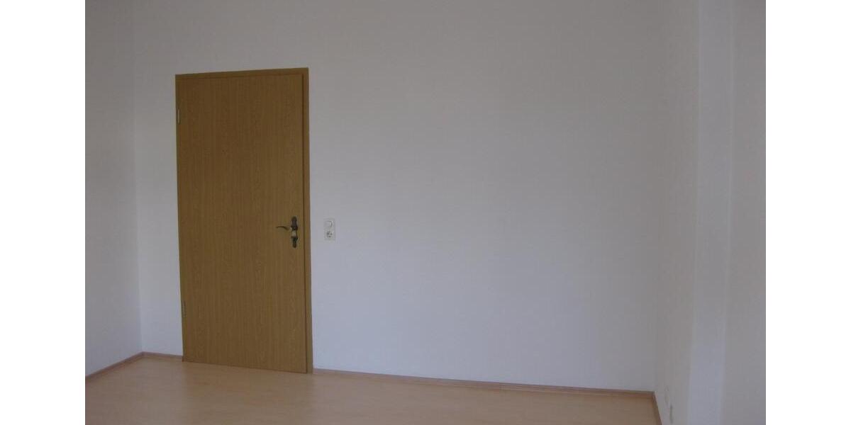 Etagenwohnung Pliening - 4 Zimmer, 103 m&sup2;, 550&euro; | Angebot:24998488