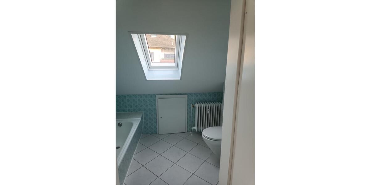 Dachgeschoßwohnung Heidenrod - 3 Zimmer, 90 m&sup2;, 700&euro; | Angebot:26537437