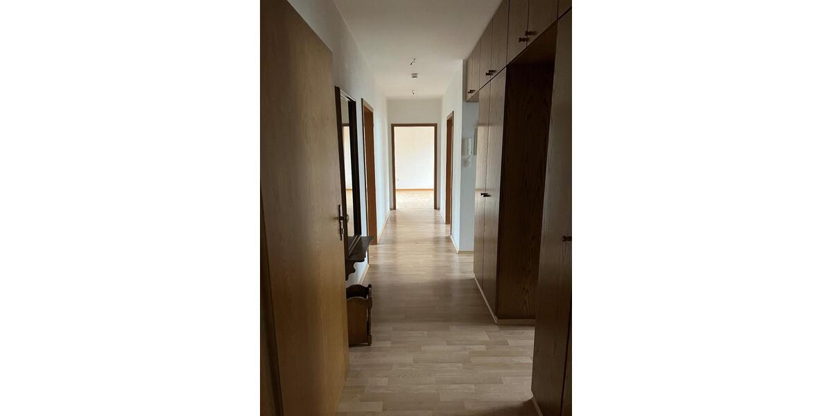 Erdgeschoßwohnung Porta Westfalica - 3 Zimmer, 90 m&sup2;, 810&euro; | Angebot:26675472