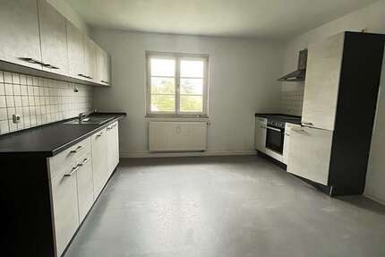Wohnung zum Mieten in Lauta 286 € 51.47 m² 2 zimmer