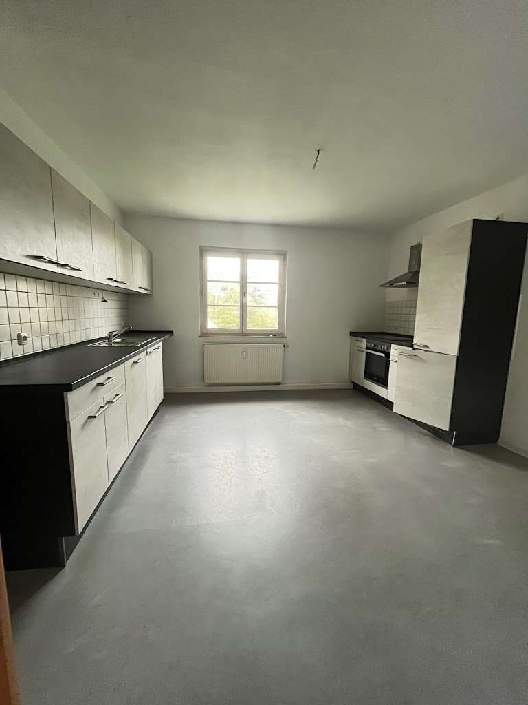 Wohnung zum Mieten in Lauta 286 € 51.47 m² 2 zimmer