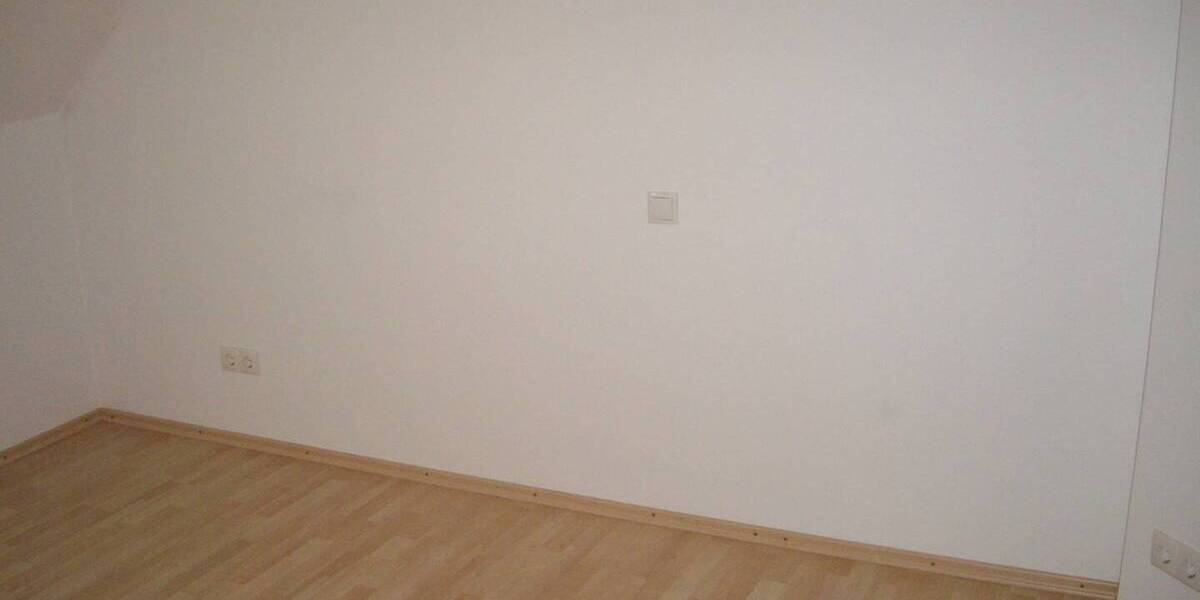 Etagenwohnung Sennfeld Rempertshag - 4 Zimmer, 103 m&sup2;, 1.220&euro; | Angebot:25724195