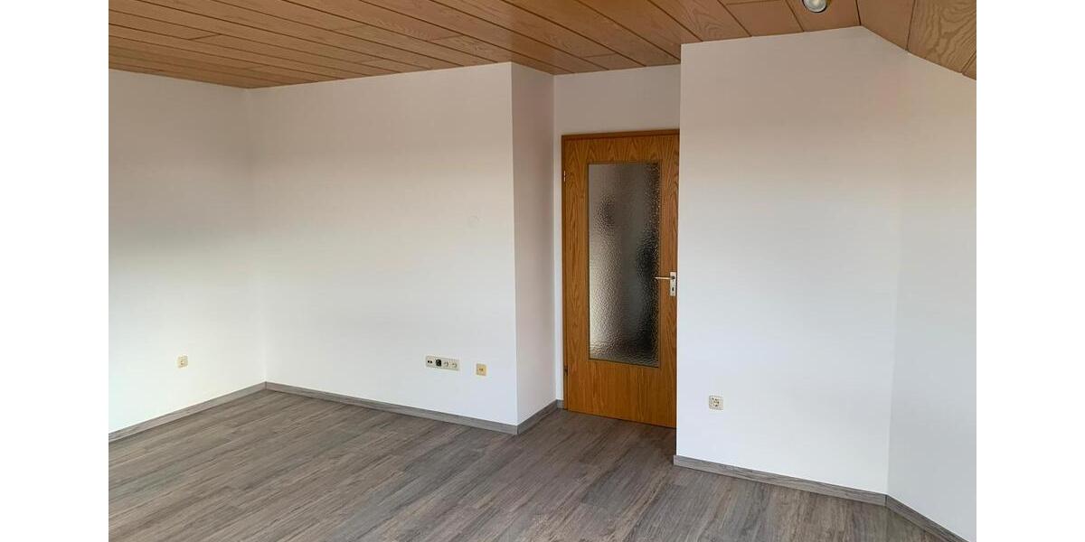 Etagenwohnung Bad Arolsen - 3 Zimmer, 83 m&sup2;, 580&euro; | Angebot:25217037