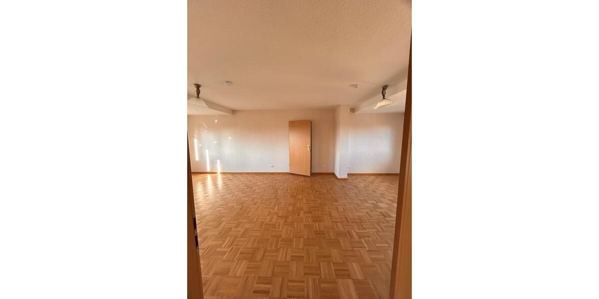 Dachgeschoßwohnung Zörbig - 3 Zimmer, 90 m&sup2;, 570&euro; | Angebot:26564623