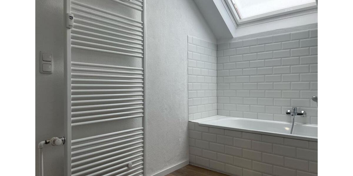 Dachgeschoßwohnung Plettenberg - 4 Zimmer, 150 m&sup2;, 1.250&euro; | Angebot:24363028