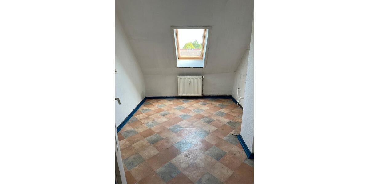Dachgeschoßwohnung Stavenhagen - 1 Zimmer, 38 m&sup2;, 210&euro; | Angebot:26425834