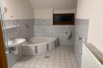 Etagenwohnung Hackenheim - 5 Zimmer, 140 m&sup2;, 1.250&euro; | Angebot:26135741