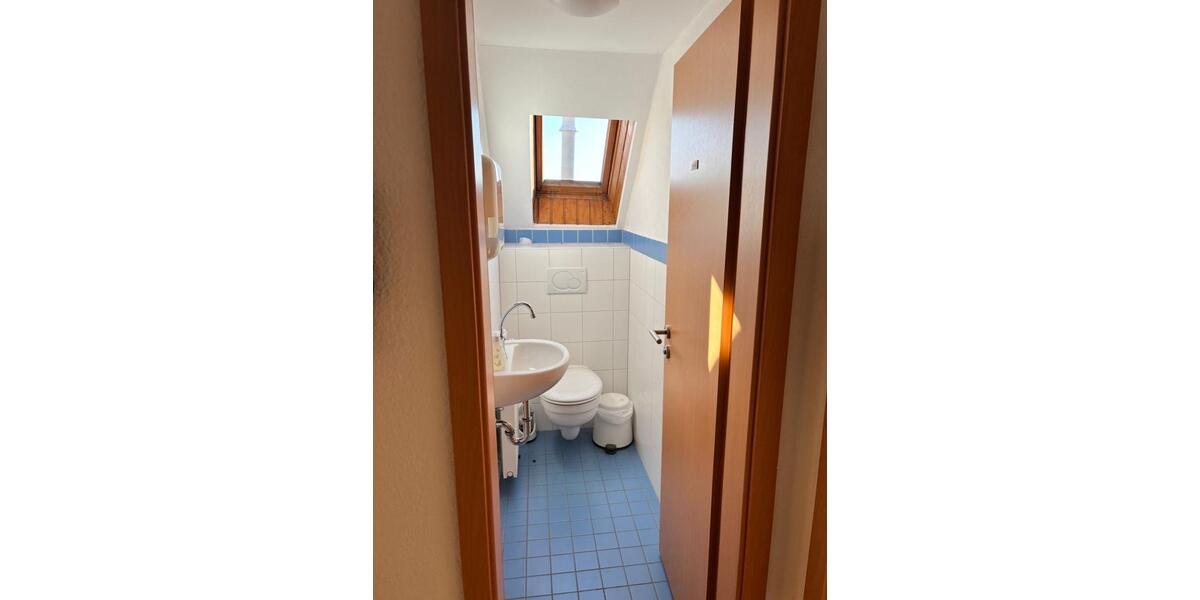 Dachgeschoßwohnung Hof Altstadt - 4 Zimmer, 85 m&sup2;, 850&euro; | Angebot:26582307
