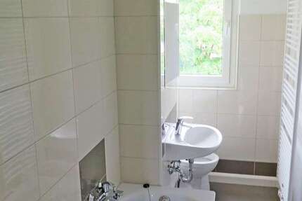 Wohnung Sangerhausen - 4 Zimmer, 72 m&sup2;, 408&euro; | Angebot:23800592